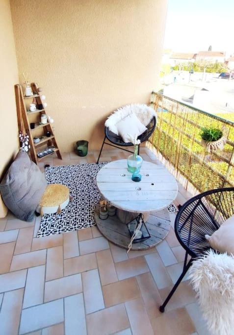 Apartamento Un Nid D'Amour Ruoms Exterior foto