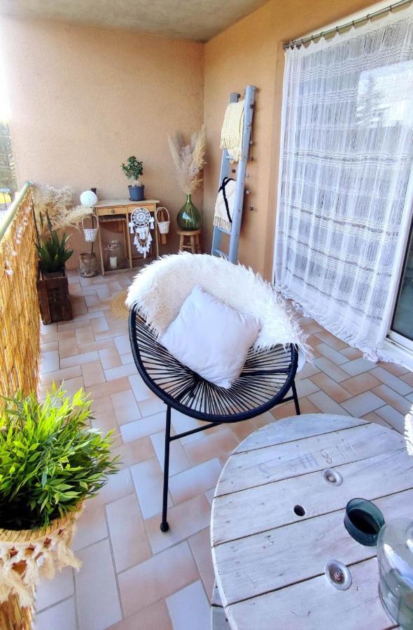 Apartamento Un Nid D'Amour Ruoms Exterior foto
